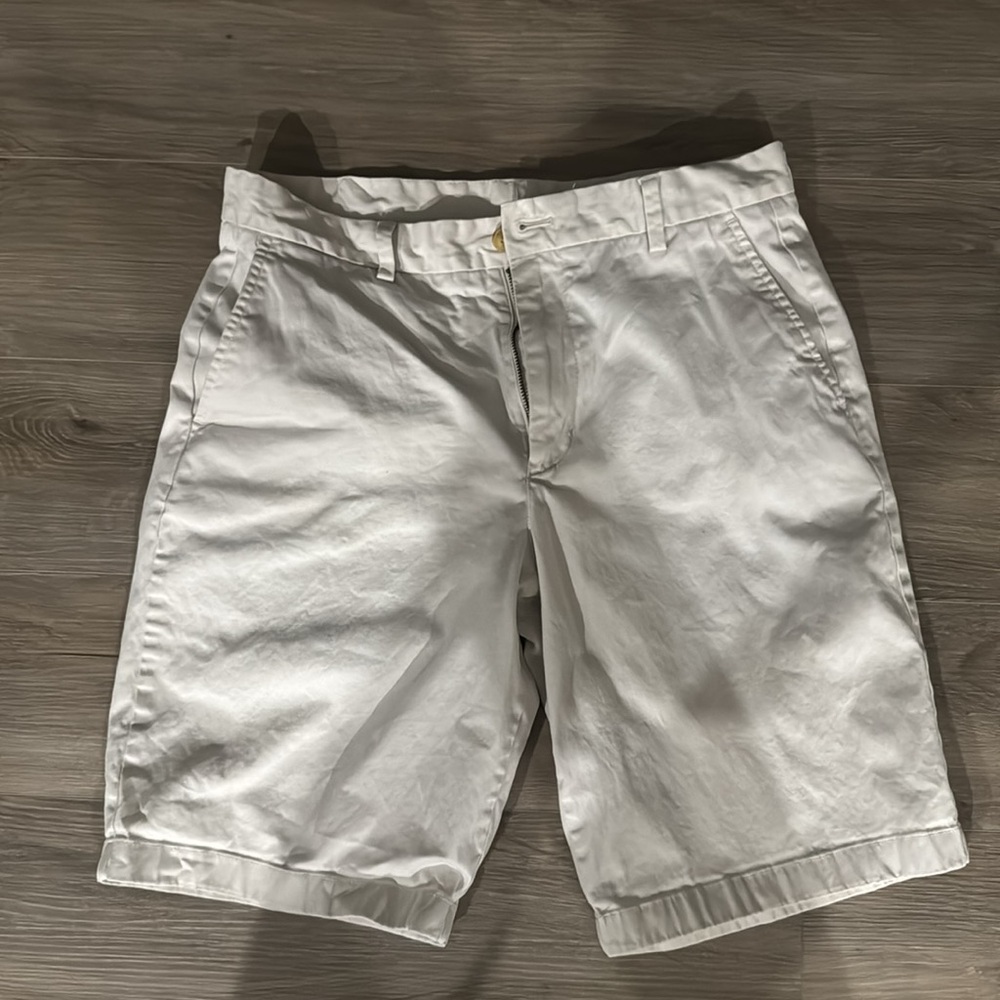 Vineyard vines casual shorts - Picture 2 of 3